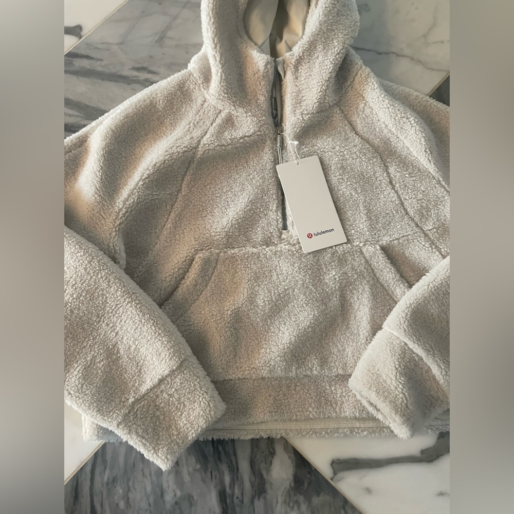 New with tags Lululemon Fleece half zip sweater